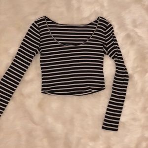 Long sleeve crop top
